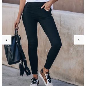 NWT Vici black 5 pocket jegging